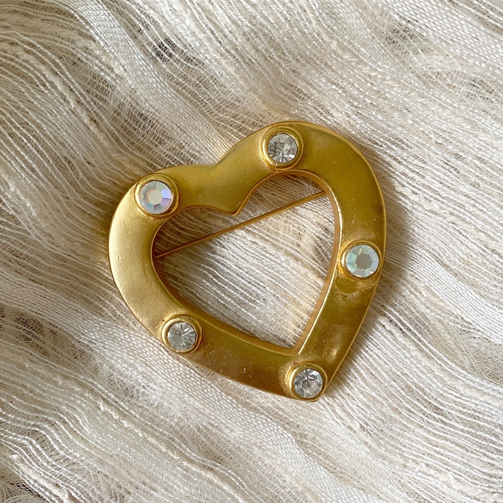 VINTAGE ✨ Gold Heart Brooch / Pin